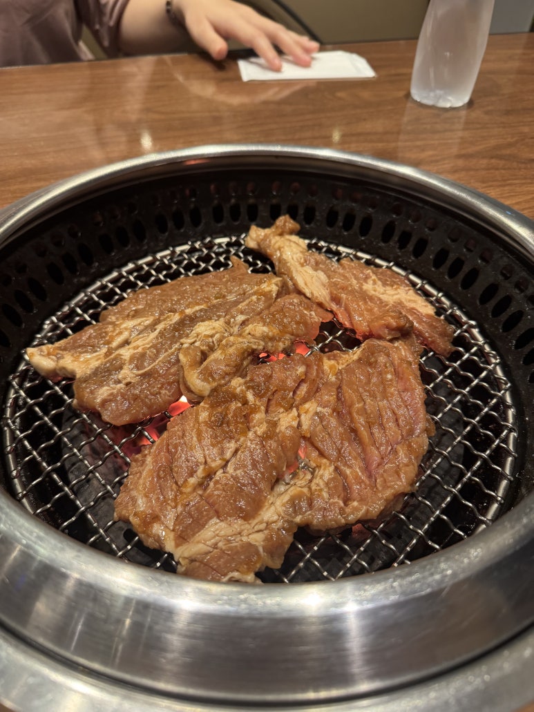 [구리시 맛집] 송도갈비 구리워커힐점 - 나의 최애 돼지갈비맛집. 비싸긴하지만, 모든 반찬이 맛있음. 관련 이미지 5