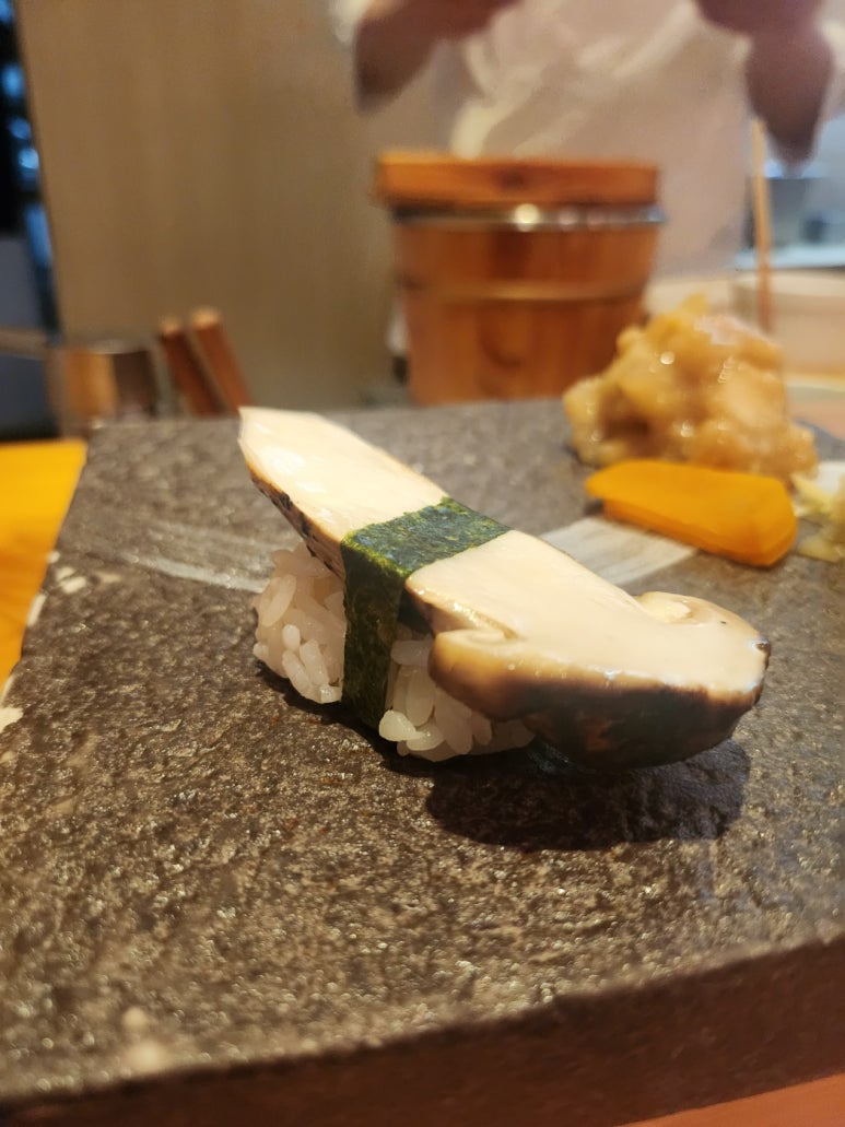 [한남동 맛집] 스시고코로 - 용산구 미들급 디너오마카세. 날것을 많이 못먹어도 갈 수 있는 곳. 발렛주차 가능. 이태원상권회복상품권 사용가능. 관련 이미지 21