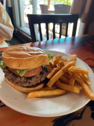 [괌 햄버거 맛집 완전정복] - 스택스버거, 모사스버거, 제프버거. 현지인 추천 내돈내산 간단비교. 관련 이미지 2