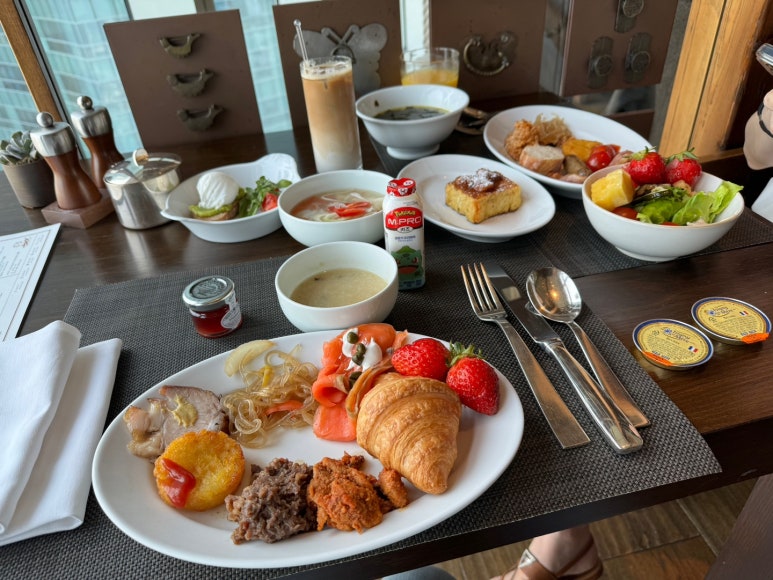 파크하얏트 부산 - 파크 이그제큐티브 마리나 스위트 & 스탠다드 룸 비교! 광안대교뷰, 조식, 수영장, 월드오브하얏트, GOH, 부산 5성호텔 비교&추천. 관련 이미지 59