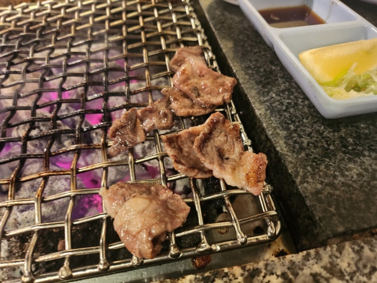 [남영동 소고기] 초원 - 우설, 등심주물럭, 김치볶음밥 줄서는 식당 맛집. 깔끔한 데이트코스 추천. 주차 팁. 관련 이미지 25