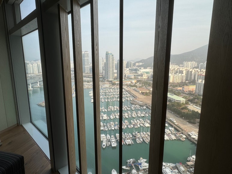 파크하얏트 부산 - 파크 이그제큐티브 마리나 스위트 & 스탠다드 룸 비교! 광안대교뷰, 조식, 수영장, 월드오브하얏트, GOH, 부산 5성호텔 비교&추천. 관련 이미지 46