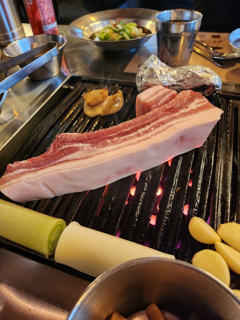 [약수역 고기집] 금돼지식당 - 서울 3대고기집. 남자 셋이 메뉴 다 먹어보기 + 하이볼. 토요일 점심 웨이팅 후기. 관련 이미지 14