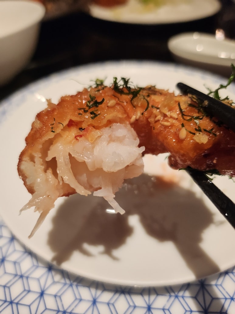 [레스케이프] 팔레드 신 - 미쉐린 명동 맛집. 칠리새우, 멘보샤, 냉짬뽕~ 홍연과 비교해보기! 조선호텔 플래티넘 멤버십. 발렛파킹. 상품권결제팁. 관련 이미지 24