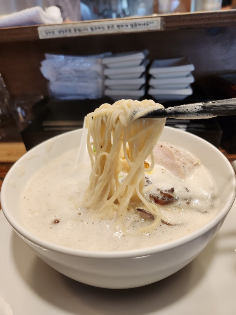 [합정동 라멘] 오레노라멘 - 미슐랭 토리빠이탄 라멘. 같이 방문하기 좋은 어썸도넛서울. 주차팁. 관련 이미지 16