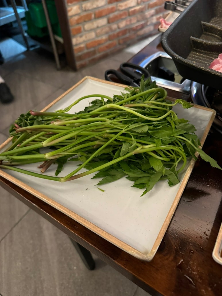 [이태원 맛집] 찰만생대패 - 서울 생대패삼겹살 맛집. 미나리 세트 후기. 냉삼보다 훨씬 맛있음! 관련 이미지 16