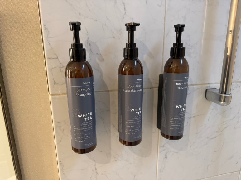 웨스틴조선 부산 - 새로단장한 해운대오션뷰 호텔. 클럽조선 플래티넘 100배 이용하기. 디럭스 비치 킹 + 수영장 + 발렛주차 후기. (feat. 그랜드조선 부산) 관련 이미지 18