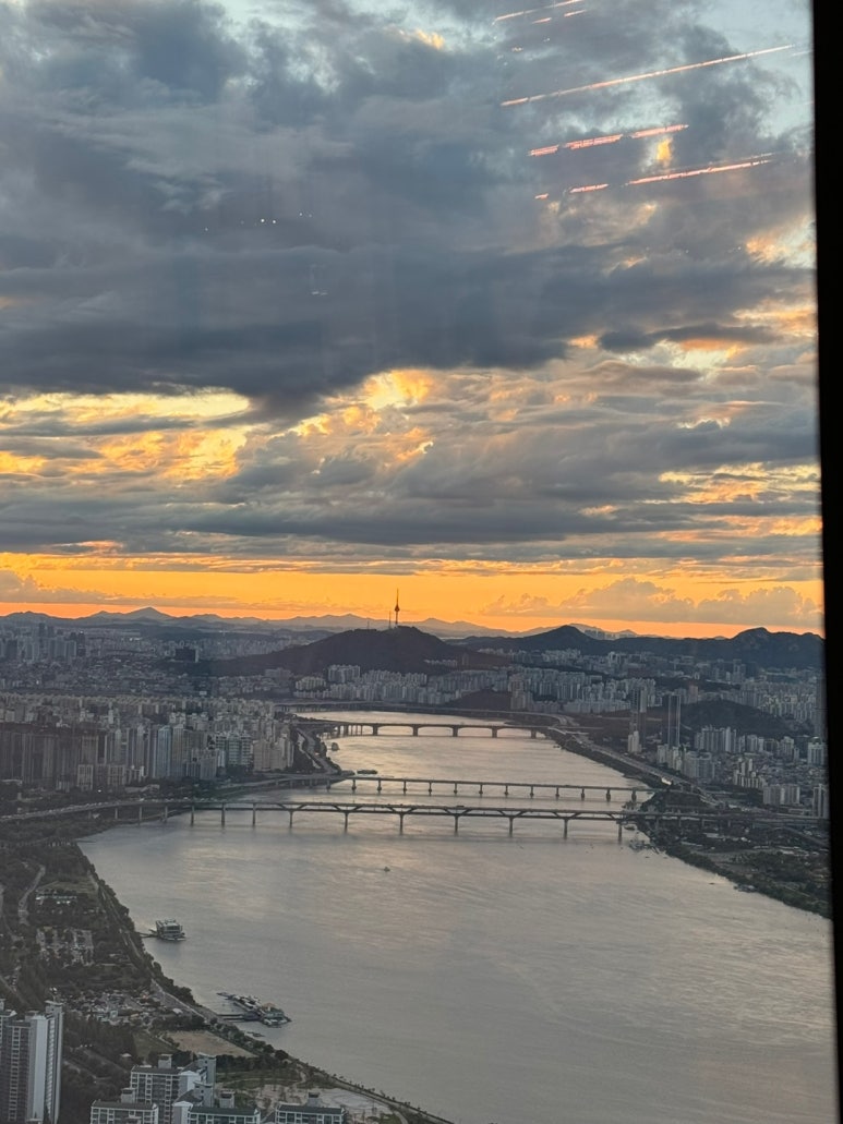 [시그니엘서울] STAY -미슐랭 1스타 프렌치 레스토랑 디너 풀코스. 훌륭하고 멋진 공간을 81층에.. 발렛주차 신용카드. 롯데상품권 사용후기. 관련 이미지 19