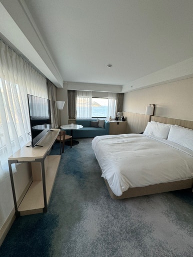 웨스틴조선 부산 - 새로단장한 해운대오션뷰 호텔. 클럽조선 플래티넘 100배 이용하기. 디럭스 비치 킹 + 수영장 + 발렛주차 후기. (feat. 그랜드조선 부산) 관련 이미지 1