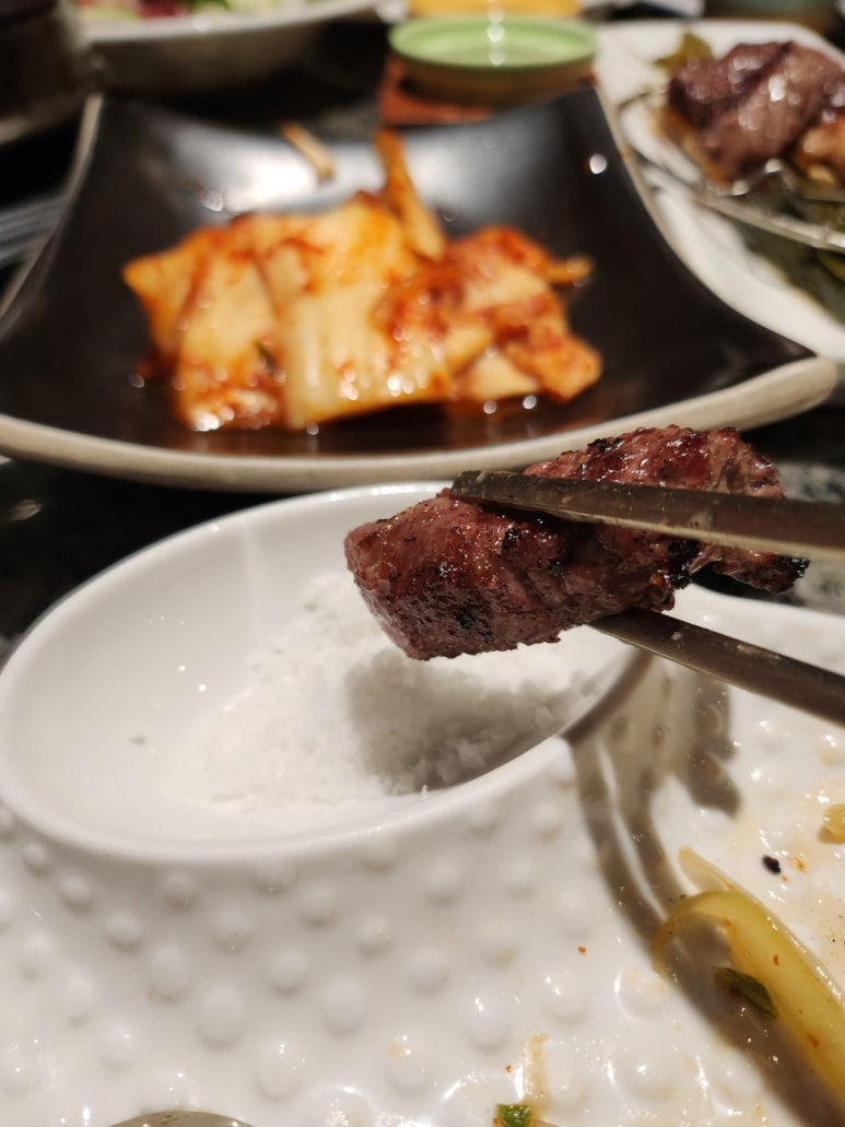 [교대역 맛집] 감돈 - 숙성목살 맛집. 와인을 곁들일 수 있는 돼지고기 맛집. 관련 이미지 21