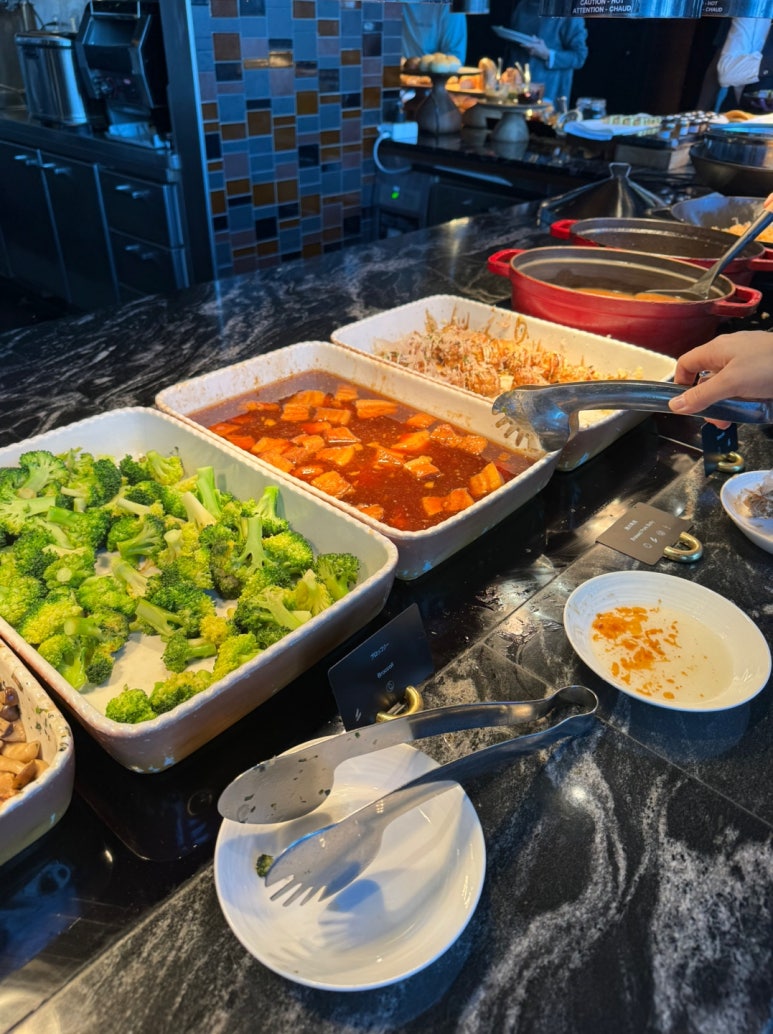 콘래드 오사카 호캉스의 모든 것 - 현아플, 힐튼 아너스 골드, 조식, 라운지, 레스토랑, 수영장, 사우나. Adieu 2023. (2) 관련 이미지 11