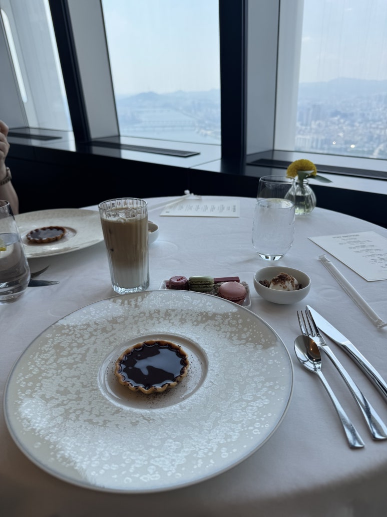 [Signiel Seoul] STAY – Lunch EMOTION Course Window-Seat View Review. Signiel Club Discount (+ Lotte Hotel Rewards Discount) image 28