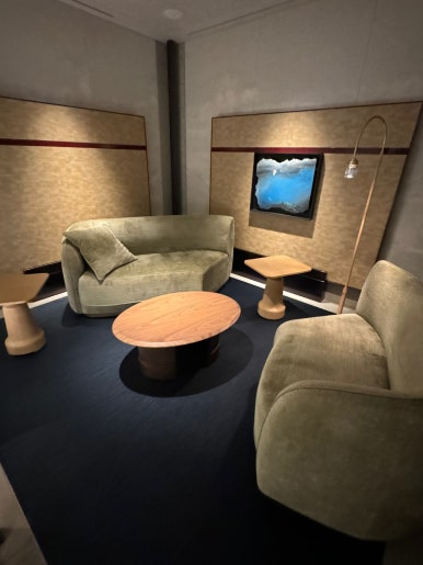 Korean Air First Class vs. Prestige Class – KE907 and KE908 Incheon–London B777-300ER Booking, Seat Recommendations, First Lounge, and SkyTeam Mileage Flight Review image 16