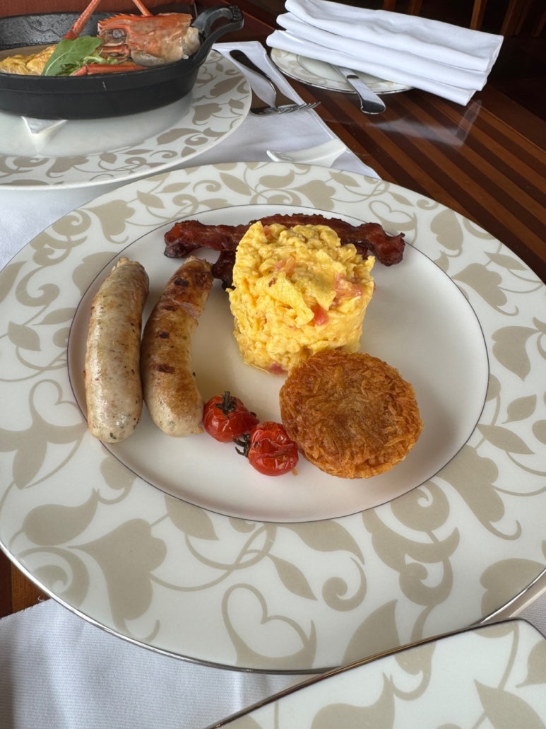 세인트레지스 발리 2편 - 미쉐린 레스토랑 Kayuputi. 플래티넘 티어로 즐기는 조식 그리고 디너 솔직 후기. 불가리 발리랑 비교!! 관련 이미지 41