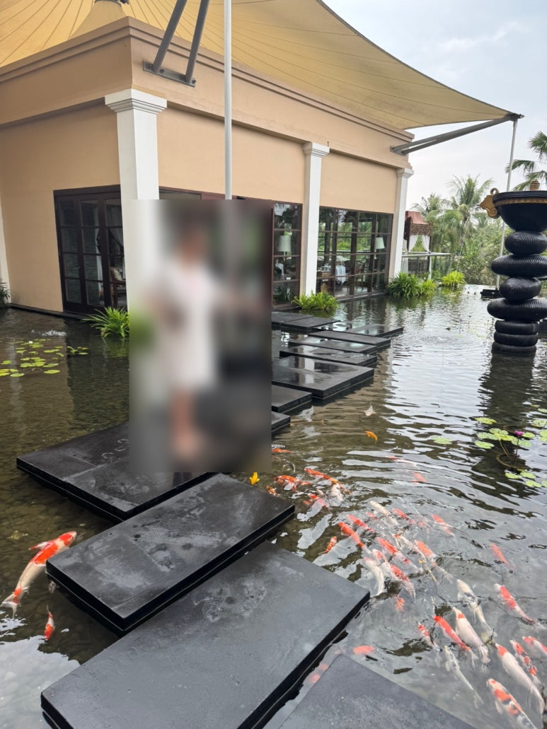 세인트레지스 발리 - 플래티넘 풀빌라 스위트 업그레이드 후기. 신혼여행 호텔 추천. 프라이빗 해변, 라군, 밤공연, 조식, 디너. 관련 이미지 14