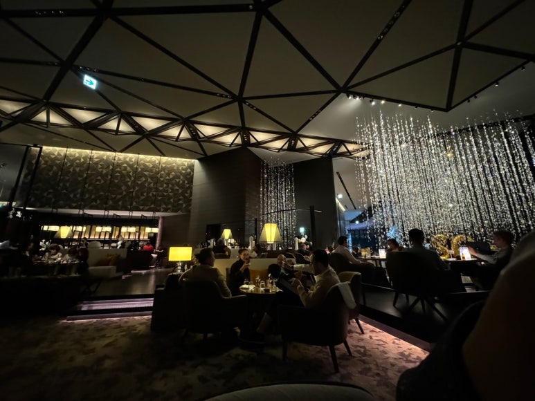 콘래드 오사카 호캉스의 모든 것 - 현아플, 힐튼 아너스 골드, 조식, 라운지, 레스토랑, 수영장, 사우나. Adieu 2023. (2) 관련 이미지 30