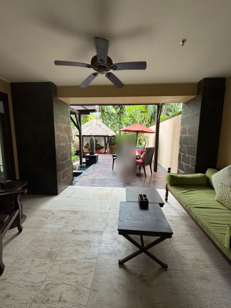 세인트레지스 발리 - 플래티넘 풀빌라 스위트 업그레이드 후기. 신혼여행 호텔 추천. 프라이빗 해변, 라군, 밤공연, 조식, 디너. 관련 이미지 38