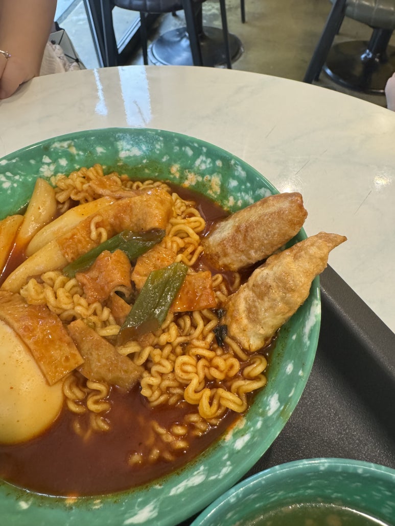 [삼각지 맛집] 양양분식 cafe - 국방부 가는 언덕배기에 있는 소소한 라볶이, 김치볶음밥, 주먹밥 전쟁기념관 맛집. 관련 이미지 14