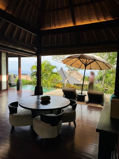 불가리 발리 - 인생 최고의 휴양지. 장동건 부부 신혼여행 인도양 오션뷰 풀빌라 추천. 메리어트 플래티넘 호캉스. 룸서비스/조식/야외수영장/레스토랑 후기. 관련 이미지 38