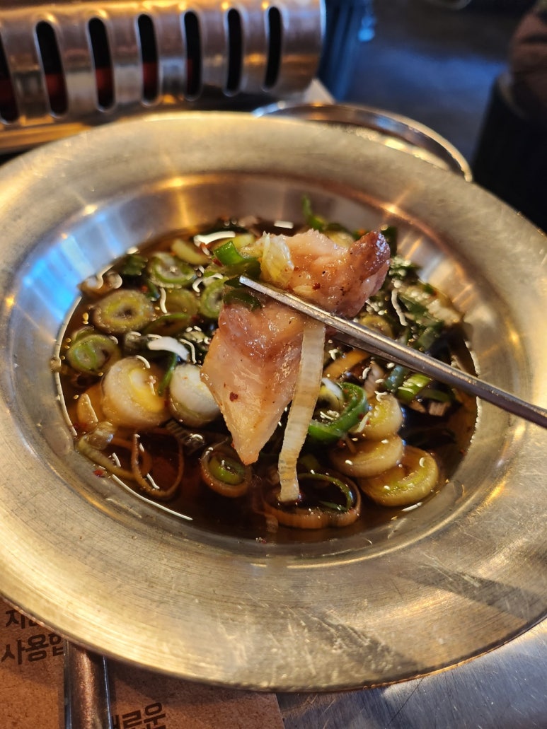 [약수역 고기집] 금돼지식당 - 서울 3대고기집. 남자 셋이 메뉴 다 먹어보기 + 하이볼. 토요일 점심 웨이팅 후기. 관련 이미지 22