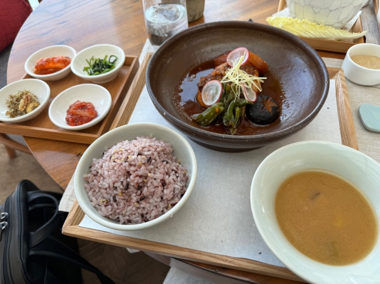 [파크 하얏트 서울] 더 라운지 - 모임하기 좋은 강남 한식 뷰맛집. 허니골드빙수. 현대카드 적립과 할인 팁. 관련 이미지 18