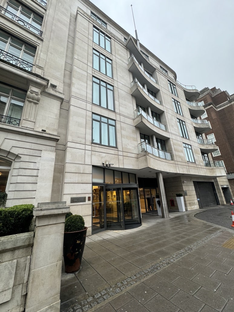 London Marriott Hotel Park Lane – London 5-Star Hotel Staycation, Part 4: Breakfast Favorite, Executive Lounge and Swimming Pool, Penhaligon’s Amenities—An Honest, Self-Paid Review image 1