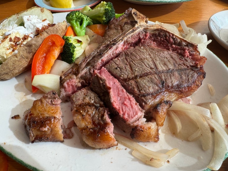 [용산미군부대] GREENSTREET - Dragon Hill Lodge (DHL) 서울한복판에서 느끼는 미국 스테이크! 관련 이미지 18