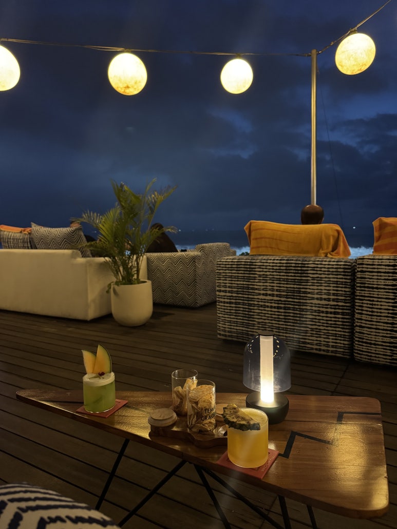 W 발리 스미냑 1편 - 킹베드 오아시스 빌라 둘러보기! 플래티넘 업그레이드 후기. 관련 이미지 37