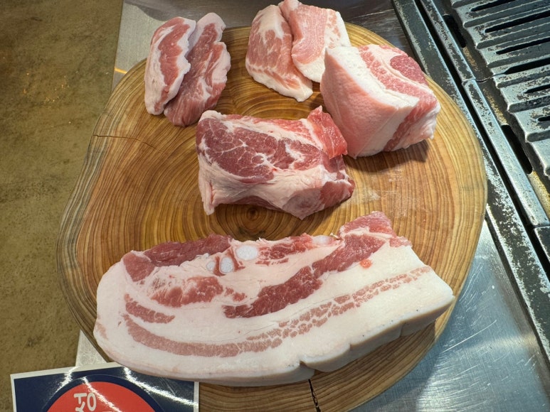 [제주공항 근처 맛집] 고기장 - 숙성 제주흑돼지 인생맛집. 제주도 흑돼지 오션뷰 맛집. 재방문의사 가득함. 관련 이미지 16