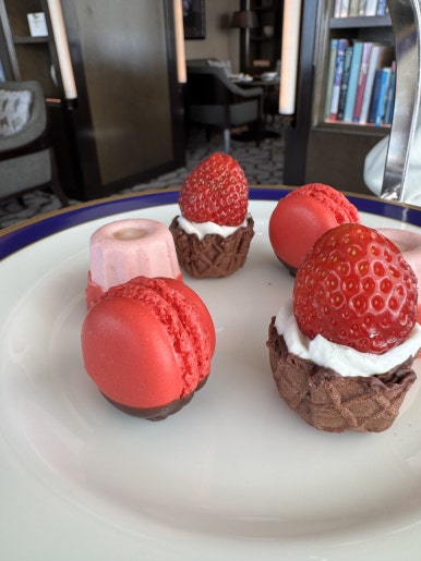 [The Ritz-Carlton, Tokyo] Afternoon tea and the club lounge — a somewhat disappointing self-paid review. Admission for two: 500,000 won. image 26
