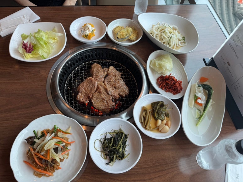 [워커힐 맛집] 송도갈비 구리워커힐점 - 양념돼지갈비 탑티어 맛집. 한강뷰 모임하기 좋은 곳. 리뉴얼 런치메뉴(점심한상) 후기. 관련 이미지 7