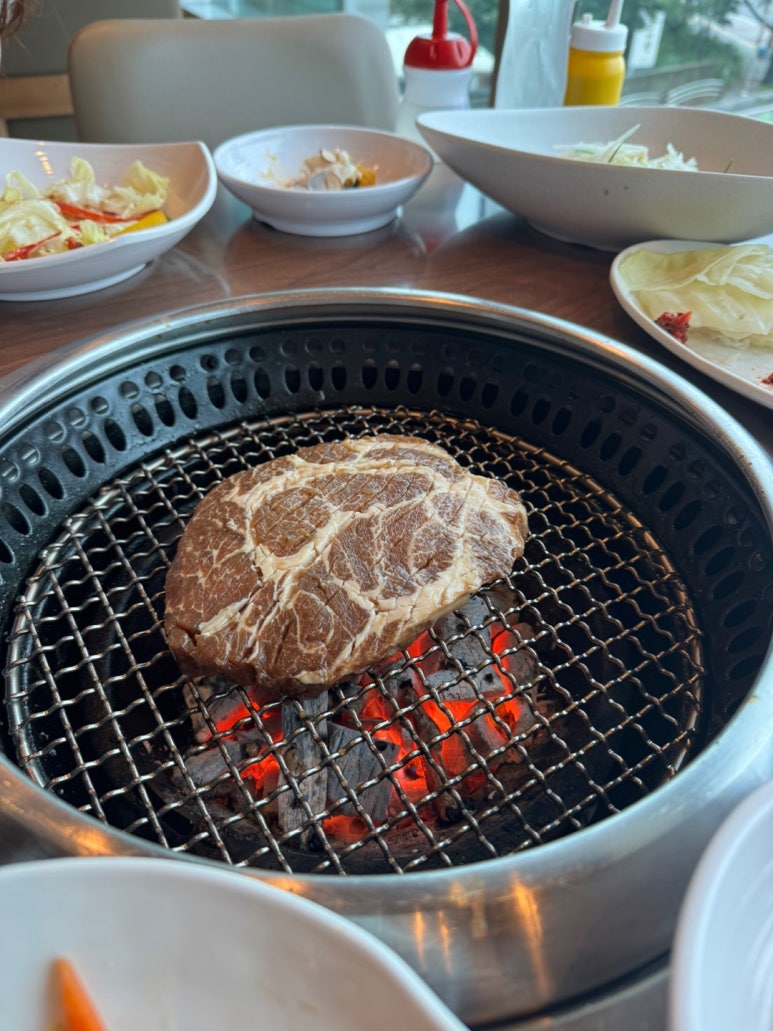 [워커힐 맛집] 송도갈비 구리워커힐점 - 양념돼지갈비 탑티어 맛집. 한강뷰 모임하기 좋은 곳. 리뉴얼 런치메뉴(점심한상) 후기. 관련 이미지 16