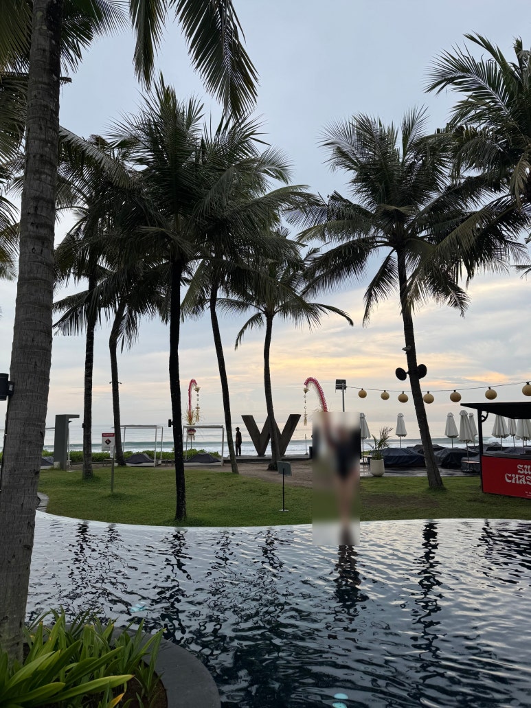 W 발리 스미냑 1편 - 킹베드 오아시스 빌라 둘러보기! 플래티넘 업그레이드 후기. 관련 이미지 31