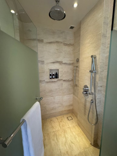 세인트레지스 발리 - 플래티넘 풀빌라 스위트 업그레이드 후기. 신혼여행 호텔 추천. 프라이빗 해변, 라군, 밤공연, 조식, 디너. 관련 이미지 30