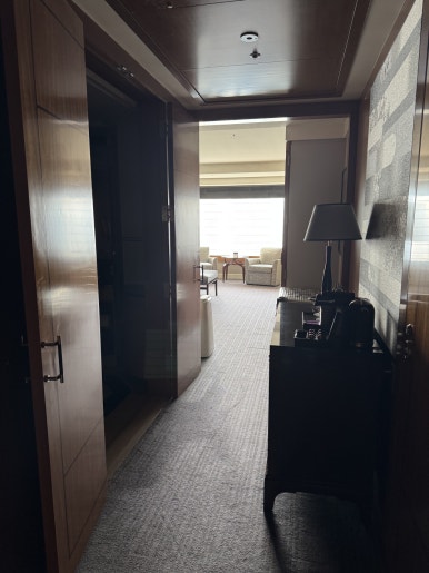 [The Ritz-Carlton, Tokyo] The Standard for a Classic High-End Hotel. A review of a Roppongi hotel with a great skyline view from the window, plus the pool, lounge, and more. image 12
