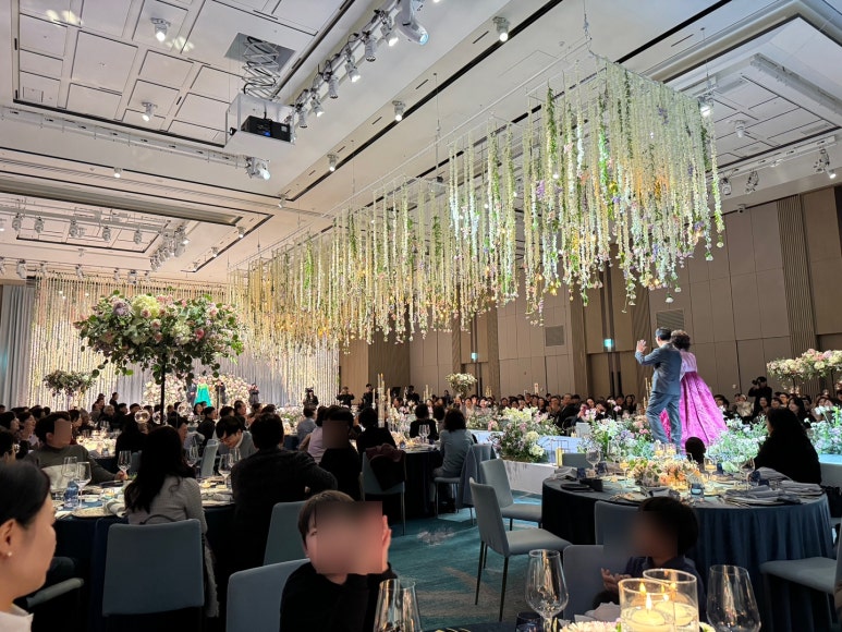 시그니엘 부산 결혼식 참석 후기. 세상 멋있는 결혼식장! 프렌치 코스요리 식사 후기. (feat. 허각 축하공연) 관련 이미지 22