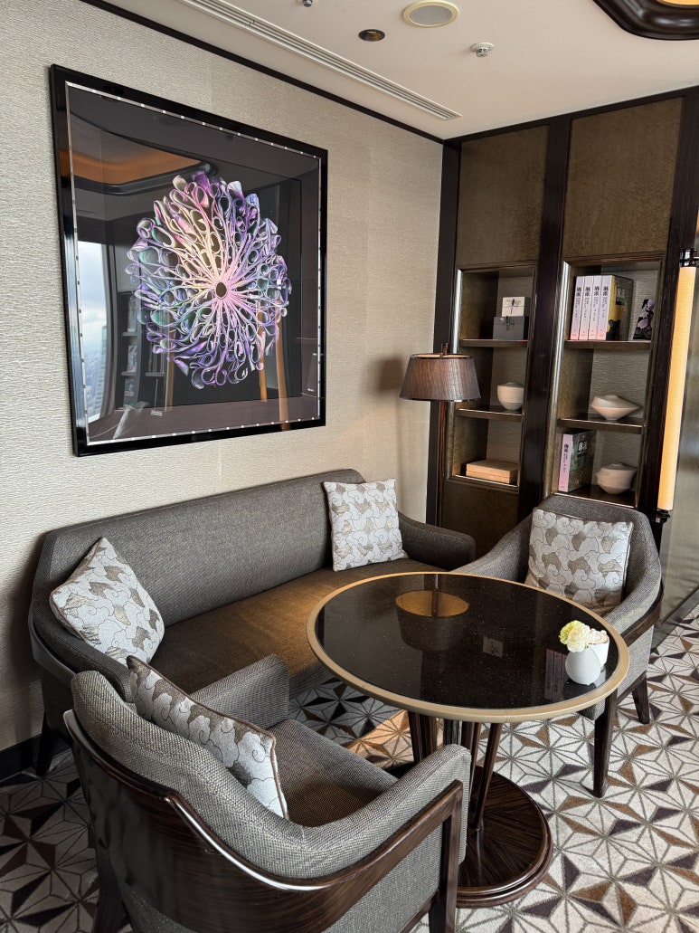 [The Ritz-Carlton, Tokyo] Afternoon tea and the club lounge — a somewhat disappointing self-paid review. Admission for two: 500,000 won. image 1