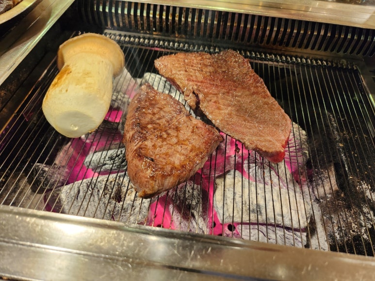 [논현동 한우 맛집] 세종한우2호점 - 줄서서 먹는 강남최고 가성비 투뿔 한우 정육식당. 마장동 필요없다. 발렛주차 가능. 관련 이미지 16