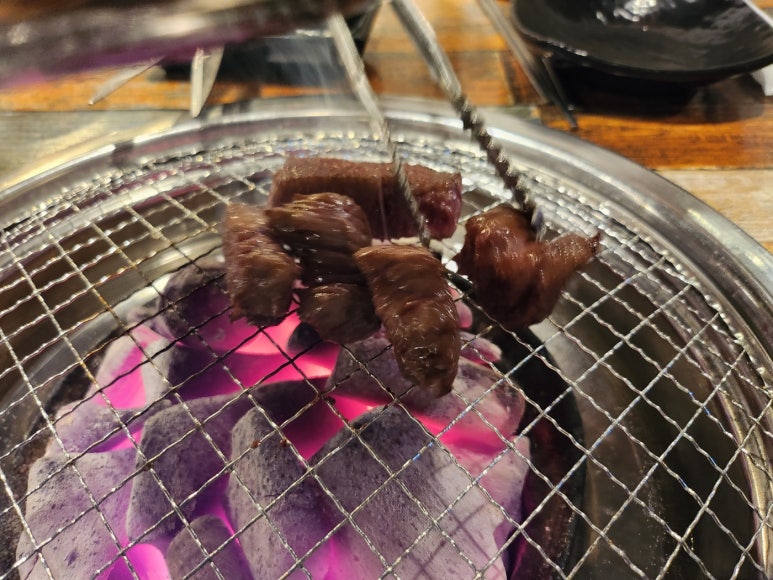 [신사동 한우 맛집] 신비갈비살 - 가성비 최고의 가로수길 한우 갈비살 현주엽 맛집. 주차 가능. 관련 이미지 17
