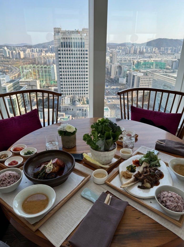 [파크 하얏트 서울] 더 라운지 - 모임하기 좋은 강남 한식 뷰맛집. 허니골드빙수. 현대카드 적립과 할인 팁. 관련 이미지 24