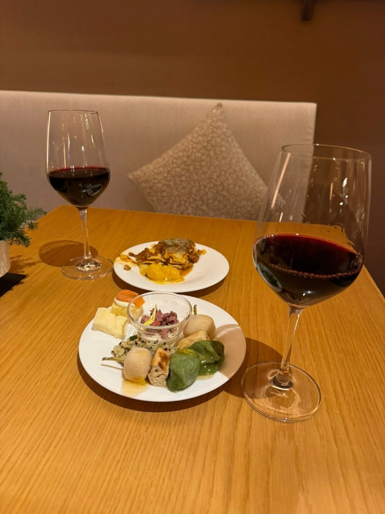 콘래드 도쿄 크리스마스 시즌 호캉스 - 롯데 힐튼 아너스 다이아몬드, 해피아워, 조식, 이그제큐티브 라운지, 수영장, 사우나. (1) 관련 이미지 40