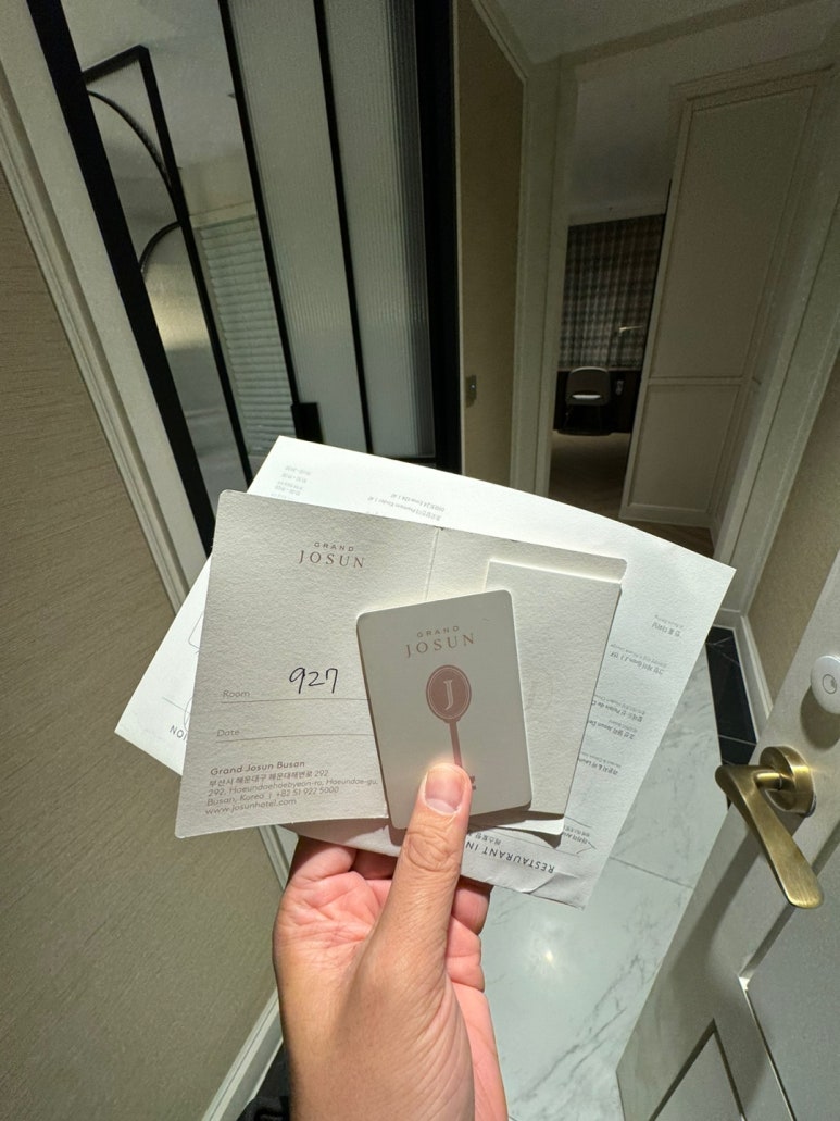 그랜드조선 부산 - 클럽조선 플래티넘 100배 이용하기. 해운대 오션뷰 생일 기념 룸 업그레이드! 프리미어 오션뷰 킹 + 수영장 + 발렛주차 후기. (feat. 웨스틴조선부산) 관련 이미지 14