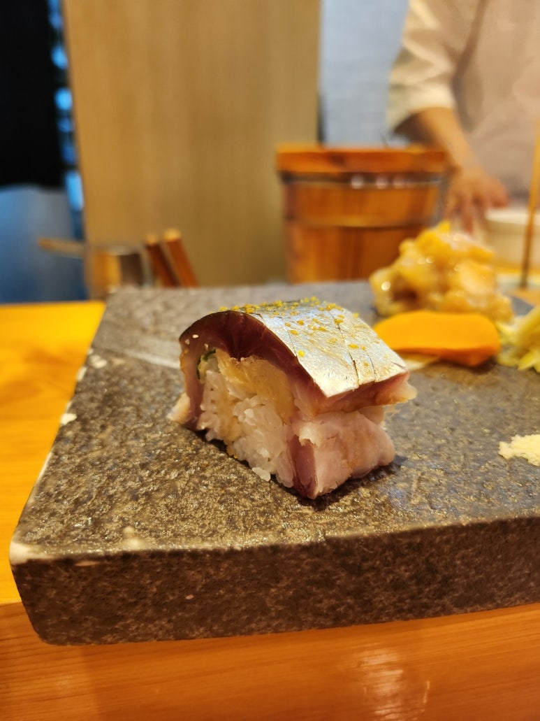 [한남동 맛집] 스시고코로 - 용산구 미들급 디너오마카세. 날것을 많이 못먹어도 갈 수 있는 곳. 발렛주차 가능. 이태원상권회복상품권 사용가능. 관련 이미지 28