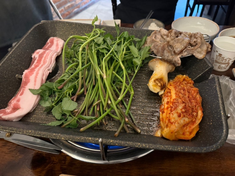 [이태원 맛집] 찰만생대패 - 서울 생대패삼겹살 맛집. 미나리 세트 후기. 냉삼보다 훨씬 맛있음! 관련 이미지 22