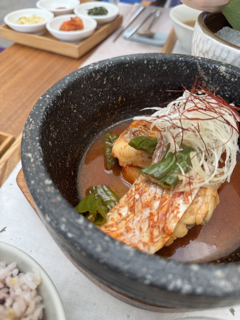 [파크 하얏트 서울] 더 라운지 - 식사 맛있는 라운지. 도미조림 1티어 찐 맛집. 신용카드 제휴할인. 발렛파킹 가능. 관련 이미지 3