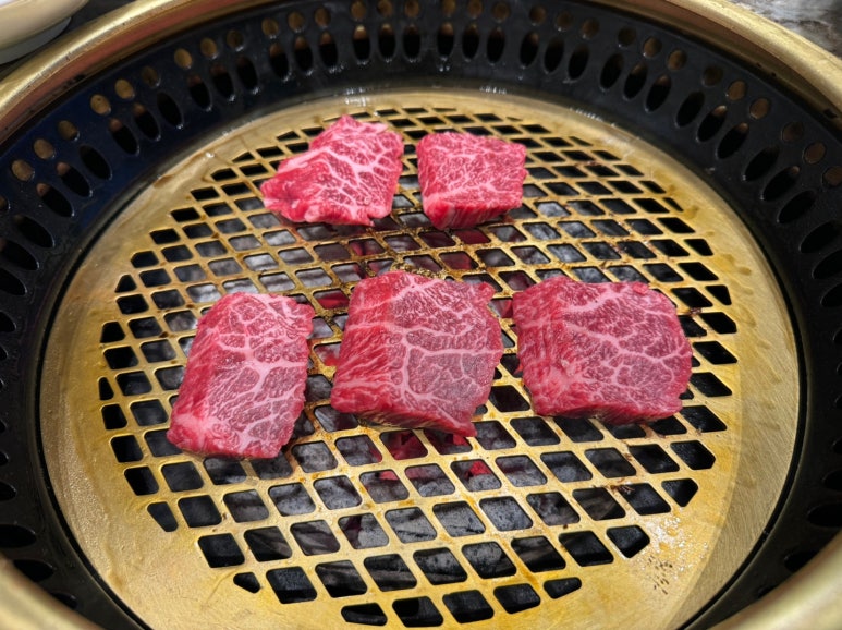 [2024 다인힐 위크] 삼원가든 - 50% 할인. 미쉐린가이드 한우 양념갈비, 소고기 구이, 물냉면 맛집. 압구정 최고의 가족모임. 발렛가능. 관련 이미지 1