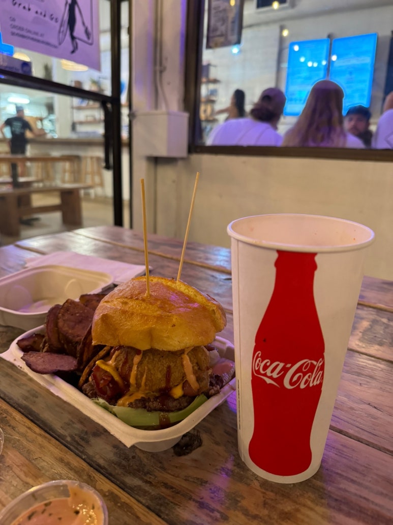 [하와이 햄버거 맛집 비교] 세븐 브라더스 vs 테디스비거버거 - 구글맛집 하와이 3대 버거 맛집에 대한 고증. (feat. 쿠아 아이나 in 도쿄) 관련 이미지 9