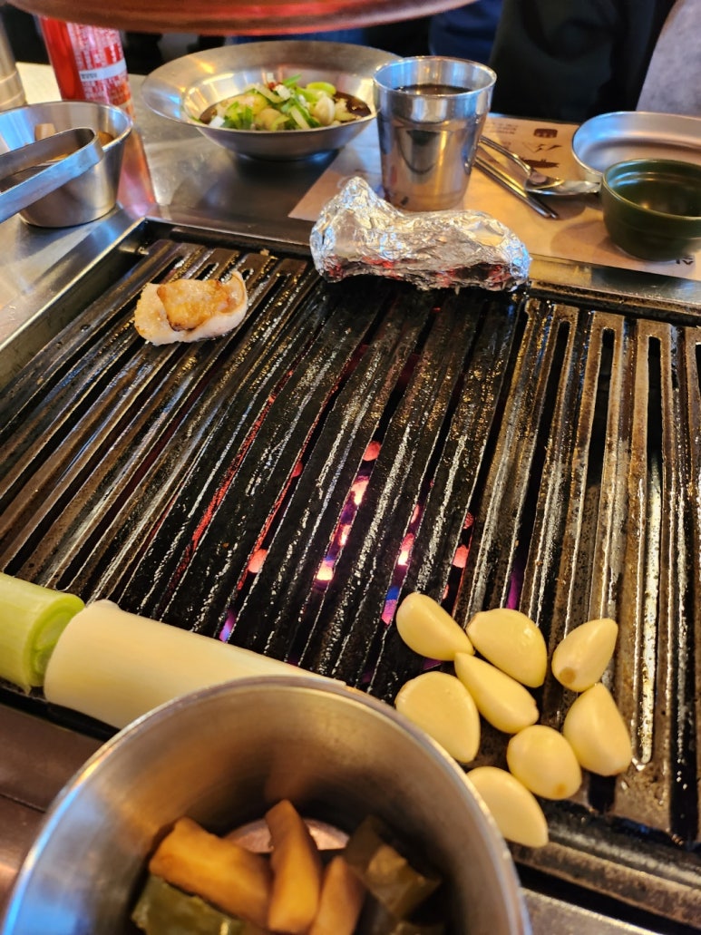 [약수역 고기집] 금돼지식당 - 서울 3대고기집. 남자 셋이 메뉴 다 먹어보기 + 하이볼. 토요일 점심 웨이팅 후기. 관련 이미지 13