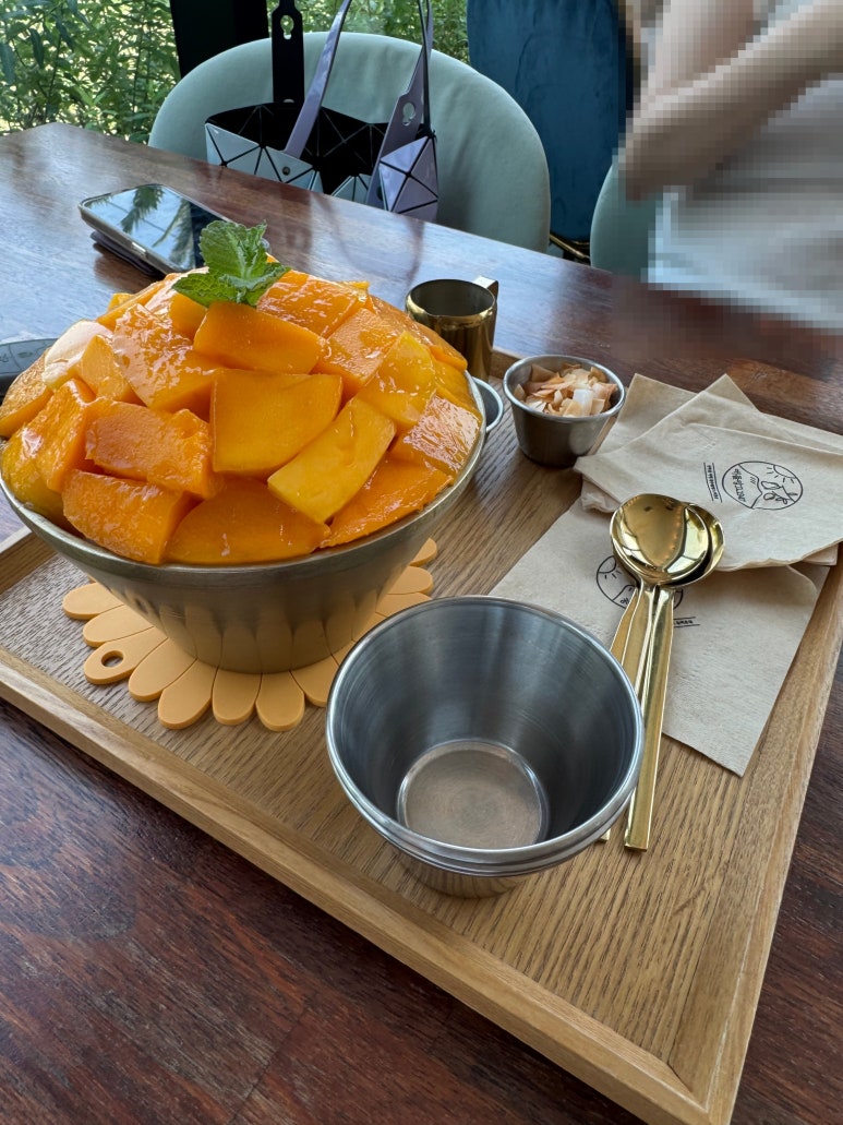 [제주 서귀포 카페] 애플망고1947 -  맛있는 제주애플망고빙수 찾는 비법은 바로 망고깍둑썰기. 망고빙수 성지 내돈내산 후기. 관련 이미지 11