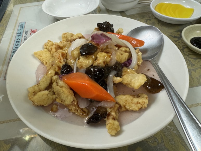 [부산여행 맛집] 동화반점 - 블루리본서베이 부산 3대 중국음식 맛집. 난자완스, 탕수육, 짜장면 모두 다 맛있는 60년 전통의 중식당. 관련 이미지 2